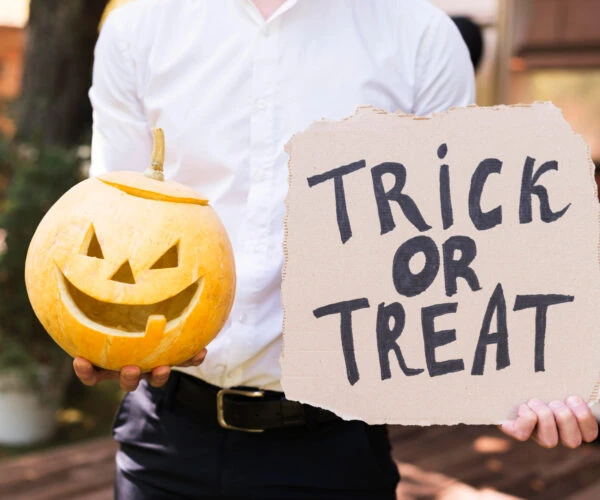 Trick-or-Treating Safety Tips Trick-or-Treating Safety Tips